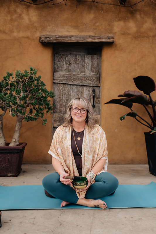 Karen Lynn hosting a yoga retreat in Costa Rica